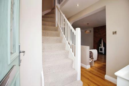 3 bedroom Semi-detached house for sale in Dunstall Avenue, Leicester, LE3