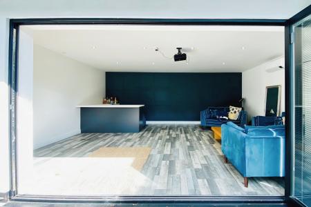 3 bedroom Semi-detached house for sale in Dunstall Avenue, Leicester, LE3