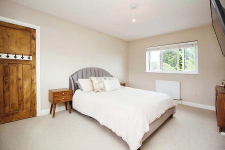 3 bedroom Semi-detached house for sale in Dunstall Avenue, Leicester, LE3