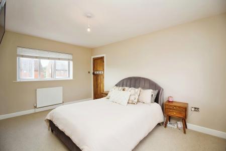 3 bedroom Semi-detached house for sale in Dunstall Avenue, Leicester, LE3