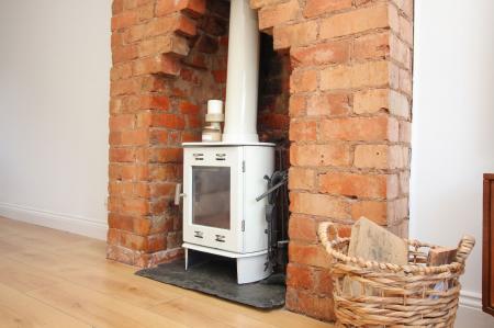 3 bedroom Semi-detached house for sale in Dunstall Avenue, Leicester, LE3