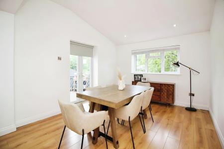 3 bedroom Semi-detached house for sale in Dunstall Avenue, Leicester, LE3