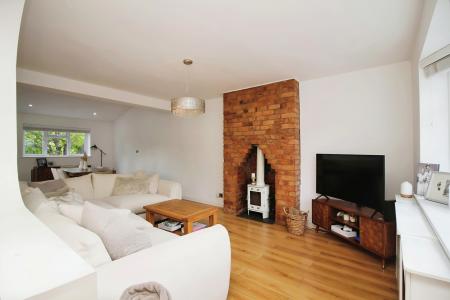 3 bedroom Semi-detached house for sale in Dunstall Avenue, Leicester, LE3