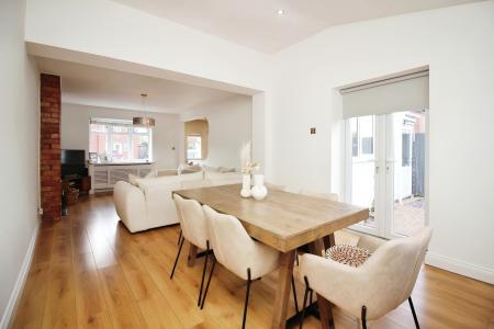 3 bedroom Semi-detached house for sale in Dunstall Avenue, Leicester, LE3