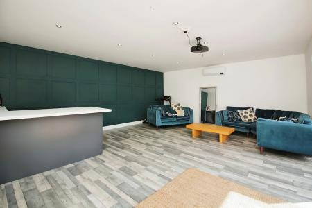 3 bedroom Semi-detached house for sale in Dunstall Avenue, Leicester, LE3