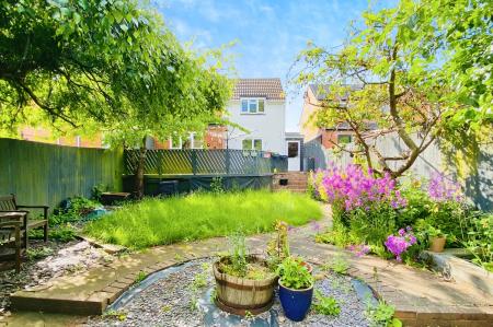 3 bedroom Semi-detached house for sale in Dunstall Avenue, Leicester, LE3