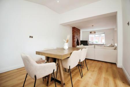 3 bedroom Semi-detached house for sale in Dunstall Avenue, Leicester, LE3
