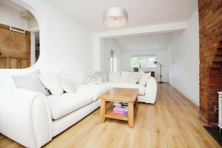 3 bedroom Semi-detached house for sale in Dunstall Avenue, Leicester, LE3