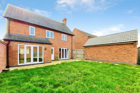 4 bedroom Detached house for sale in Irvine Crescent, Lubbesthorpe, LE19