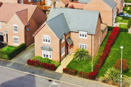 4 bedroom Detached house for sale in Irvine Crescent, Lubbesthorpe, LE19