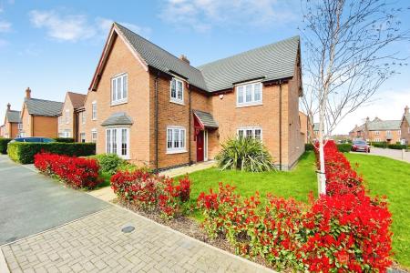 4 bedroom Detached house for sale in Irvine Crescent, Lubbesthorpe, LE19