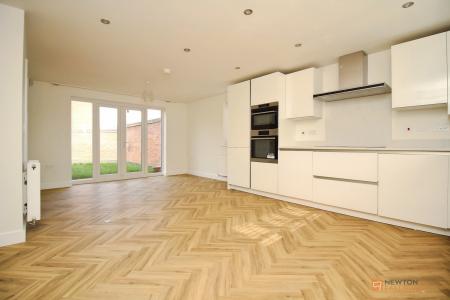 4 bedroom Detached house for sale in Irvine Crescent, Lubbesthorpe, LE19