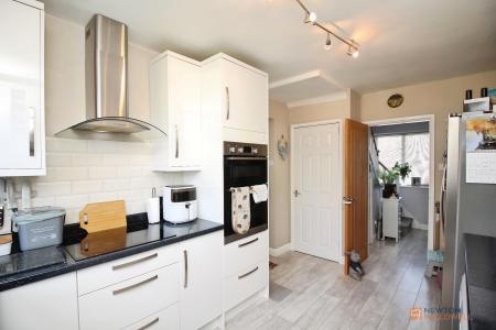 3 bedroom Semi-detached house for sale in Arnolds Crescent, Newbold Verdon, LE9