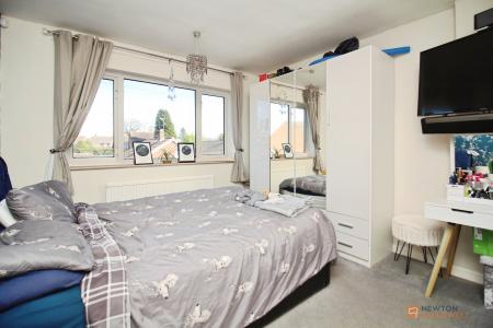 3 bedroom Semi-detached house for sale in Arnolds Crescent, Newbold Verdon, LE9