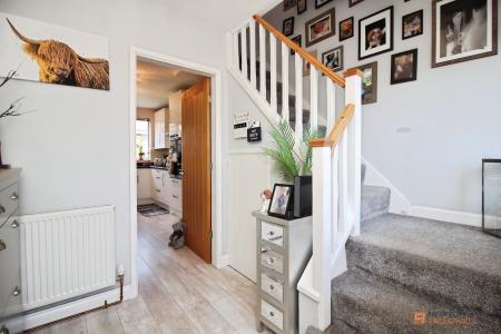 3 bedroom Semi-detached house for sale in Arnolds Crescent, Newbold Verdon, LE9