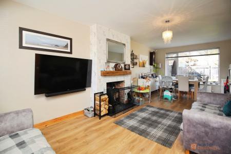 3 bedroom Semi-detached house for sale in Arnolds Crescent, Newbold Verdon, LE9