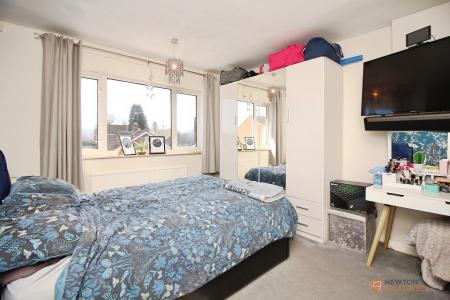 3 bedroom Semi-detached house for sale in Arnolds Crescent, Newbold Verdon, LE9