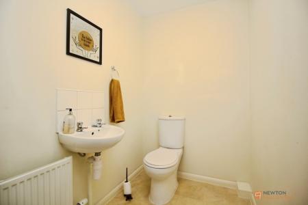 3 bedroom Semi-detached house for sale in Oaklands Way, Earl Shilton, LE9