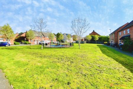 3 bedroom Semi-detached house for sale in Oaklands Way, Earl Shilton, LE9