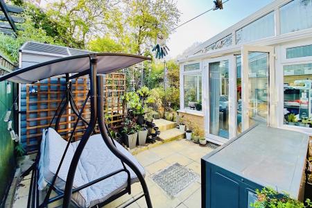 3 bedroom Semi-detached house for sale in Beechwood Avenue, Leicester Forest East, LE3
