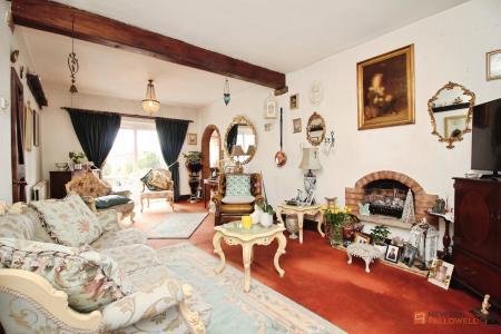 3 bedroom Detached house for sale in Narborough Road South, Braunstone Town, LE3