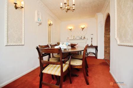 3 bedroom Detached house for sale in Narborough Road South, Braunstone Town, LE3