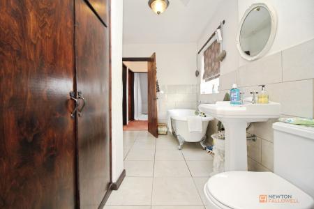 3 bedroom Detached house for sale in Narborough Road South, Braunstone Town, LE3