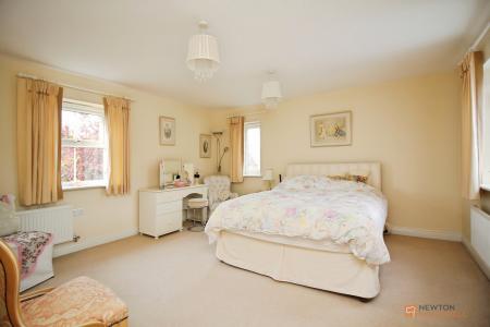 5 bedroom Detached house for sale in Masefield Drive, Earl Shilton, LE9