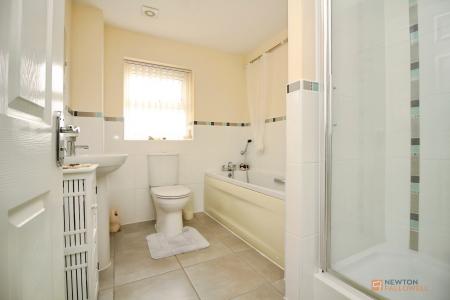 5 bedroom Detached house for sale in Masefield Drive, Earl Shilton, LE9