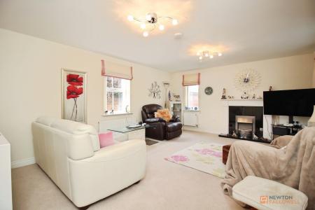 5 bedroom Detached house for sale in Masefield Drive, Earl Shilton, LE9