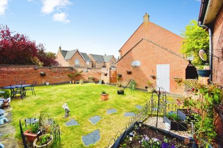 5 bedroom Detached house for sale in Masefield Drive, Earl Shilton, LE9