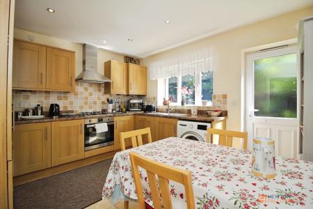 2 bedroom Semi-detached house for sale in Field Gate Gardens, Glenfield, LE3