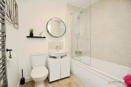 4 bedroom Semi-detached house for sale in Stephenson Drive, Ratby, LE6
