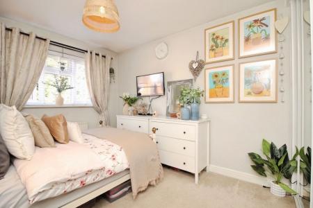 3 bedroom Semi-detached house for sale in Glebelands Road, Glebelands, Thurcaston, Leicester, LE4