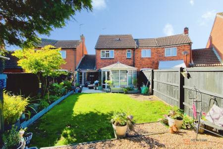 3 bedroom Semi-detached house for sale in Glebelands Road, Glebelands, Thurcaston, Leicester, LE4