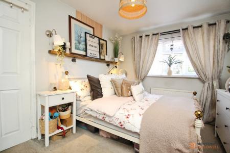 3 bedroom Semi-detached house for sale in Glebelands Road, Glebelands, Thurcaston, Leicester, LE4