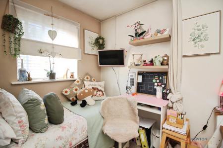 3 bedroom Semi-detached house for sale in Glebelands Road, Glebelands, Thurcaston, Leicester, LE4