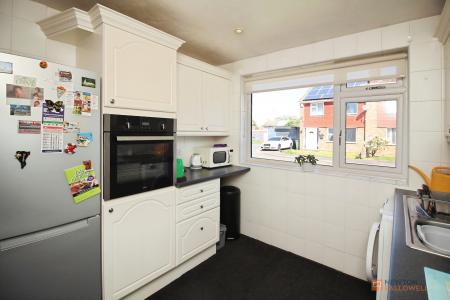 2 bedroom Semi-detached bungalow for sale in Kennedy Way, Leicester Forest East, LE3
