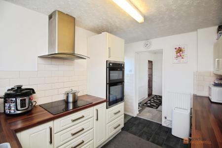 3 bedroom End of terrace house for sale in Shanklin Gardens, Leicester Forest East, LE3