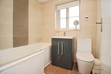 3 bedroom Semi-detached house for sale in Primrose Way, Kirby Muxloe, LE9