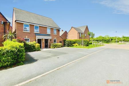 2 bedroom Semi-detached house for sale in Ettrick Way, Lubbesthorpe, LE19