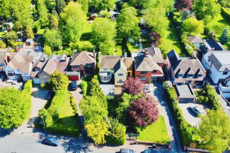 3 bedroom Detached house for sale in Fairefield Crescent, Glenfield, LE3