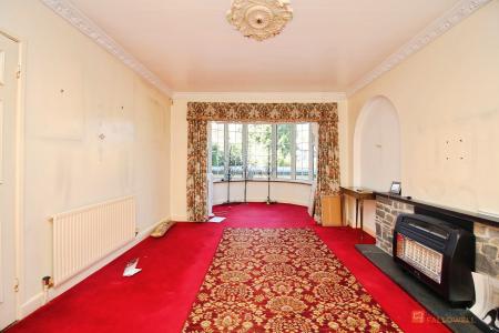 3 bedroom Detached house for sale in Fairefield Crescent, Glenfield, LE3