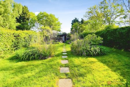 3 bedroom Detached house for sale in Fairefield Crescent, Glenfield, LE3