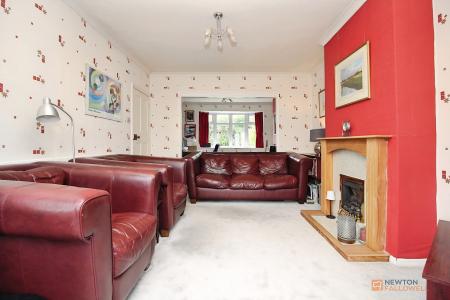 3 bedroom Semi-detached house for sale in Hinckley Road, Leicester Forest East, LE3