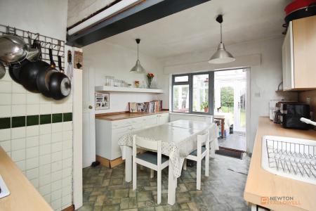 3 bedroom Semi-detached house for sale in Hinckley Road, Leicester Forest East, LE3