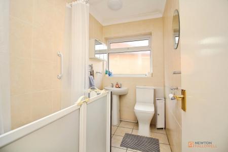 3 bedroom Detached bungalow for sale in Woodcote Road, Braunstone Town, LE3