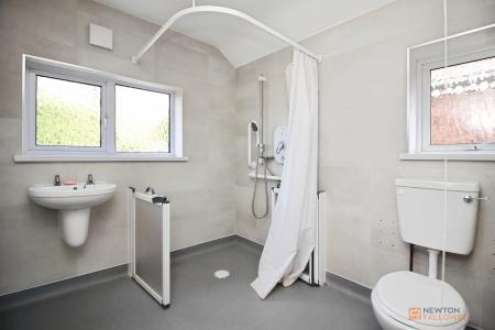3 bedroom Detached house for sale in Watergate Lane, Braunstone Town, LE3