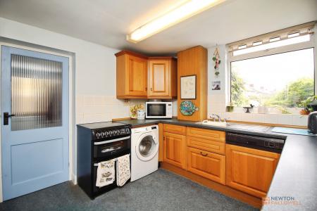 4 bedroom Semi-detached house for sale in Fairbourne Road, Braunstone Town, LE3