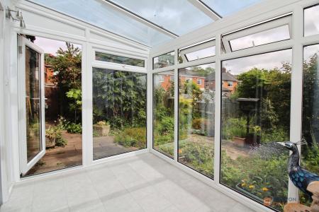4 bedroom Semi-detached house for sale in Fairbourne Road, Braunstone Town, LE3